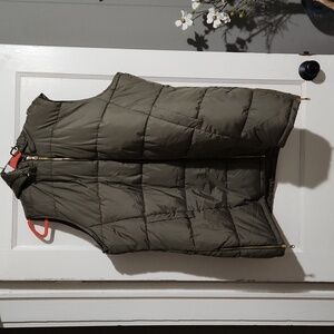 Long puffer vest with hood